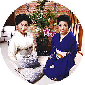 長女:小晴(右)、次女:小街(左)